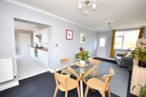 Lounge/Diner- click for photo gallery